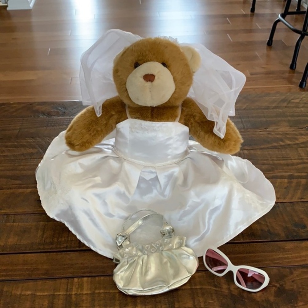 Build a Bear Wedding Bear including clothing & accessories